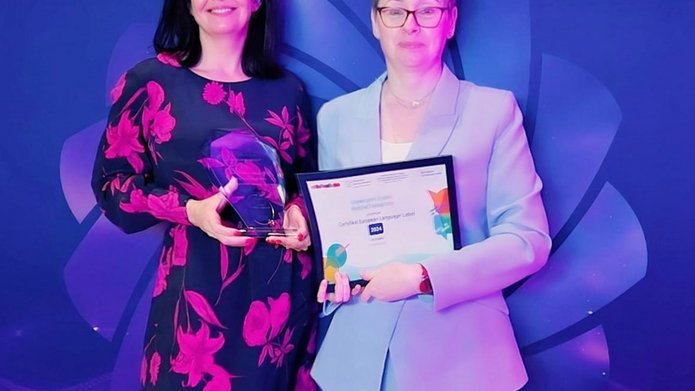 Dr Monika Tosik and the University of Lodz Vice-Rector for Education, dr hab. Małgorzata Wrzesień, Associate Professor at the University of Lodz