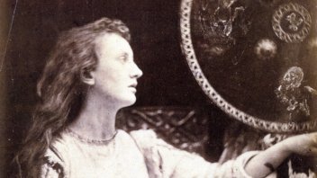 Photo of Elaine by Julia Margaret Cameron
